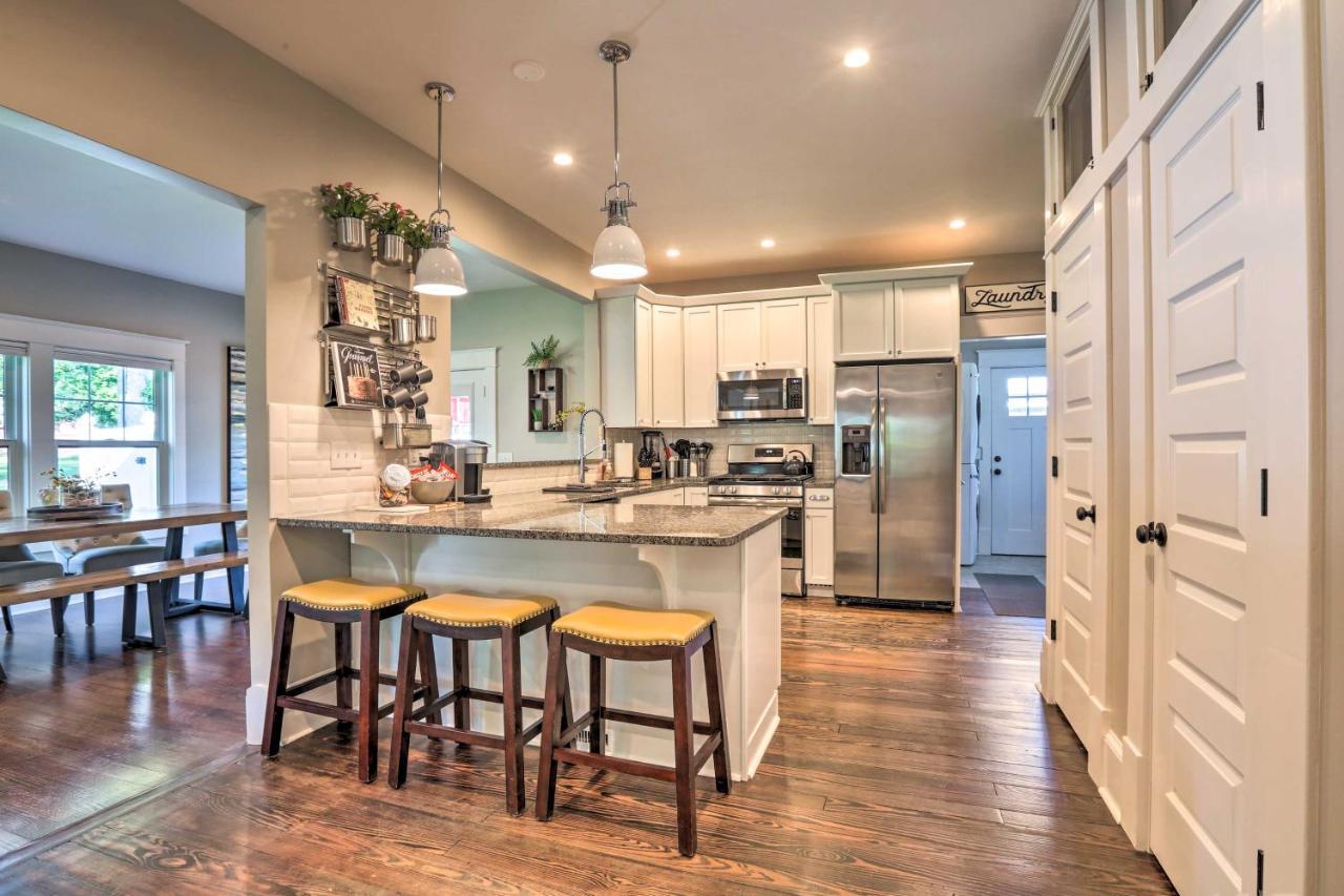 Renovated Craftsman House With Patio And Fire Pit! Villa Vevay Bagian luar foto